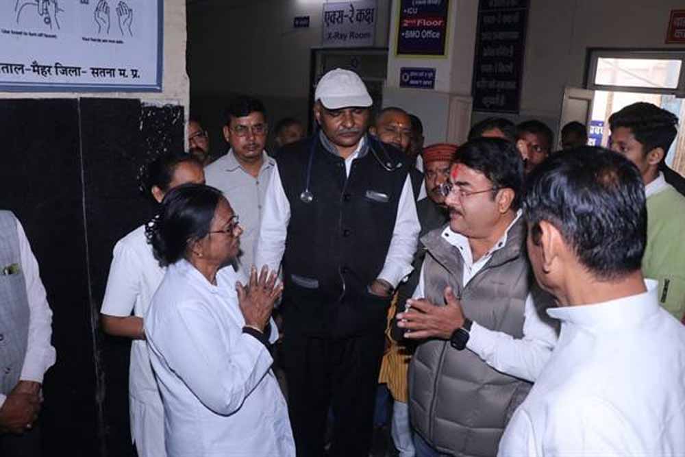 स्वास्थ्य सेवाओं का जायजा लेने सिविल अस्पताल मैहर पहुंचे राज्य मंत्री पटेल