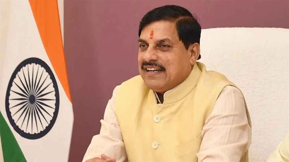 सीएम मोहन यादव ने निभाया मानवीय दायित्व, दिव्यांग अभिषेक सोनी की स्टेडियम में मैच देखने की इच्छा की पूरी