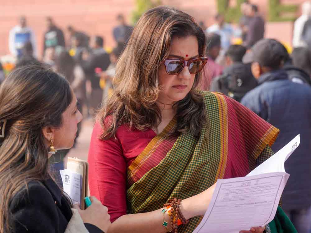 AI से महिलाओं को कम कपड़ों में दिखाने का बढ़ता ट्रेंड, प्रियंका चतुर्वेदी ने जताया कड़ा विरोध