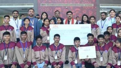 दिल्ली में आयोजित मॉडल यूथ ग्राम सभा में कोसमगुड़ा एकलव्य विद्यालय के युवाओं को मिला प्रथम पुरस्कार दिल्ली में आयोजित मॉडल यूथ ग्राम सभा में कोसमगुड़ा एकलव्य विद्यालय के युवाओं को मिला प्रथम पुरस्कार