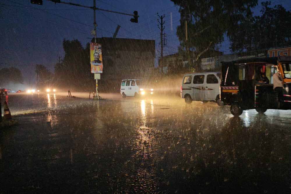 मध्यप्रदेश में बारिश का अलर्ट: आज रात से मौसम करेगा भीगने पर मजबूर