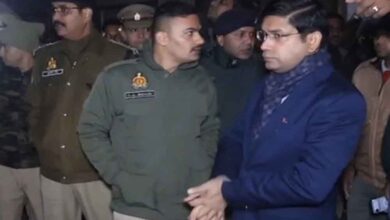 संभल में बिजली चोरी पर सख्ती, डीएम-एसपी ने सड़क पर उतरकर संभाला मोर्चा