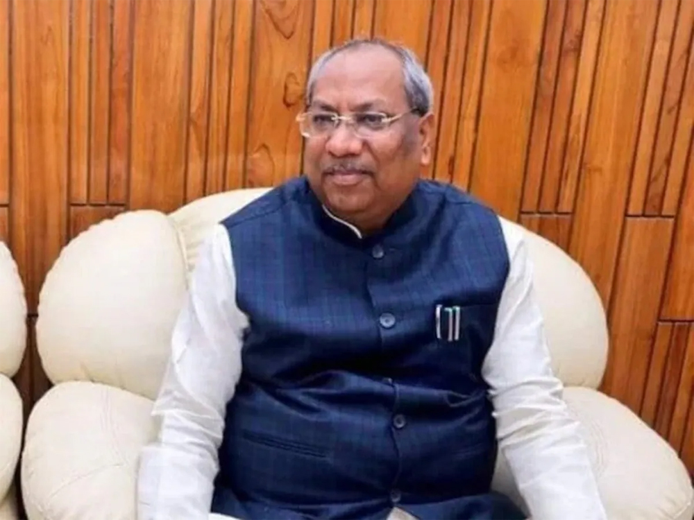 जनरल को 10% आरक्षण मिला तो शांति, UGC पर बोले संजय निषाद जनरल को 10% आरक्षण मिला तो शांति, UGC पर बोले संजय निषाद