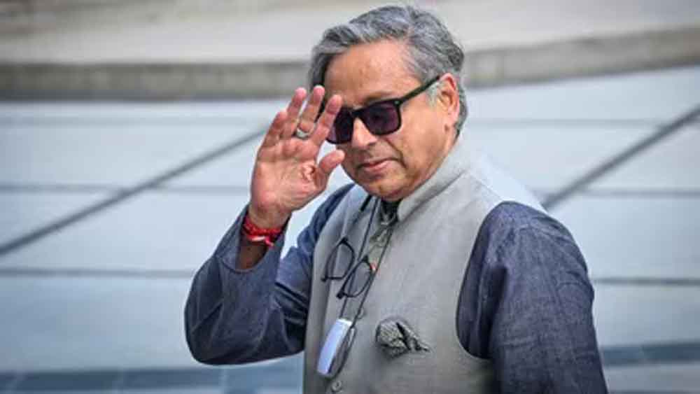 मैं भाजपा के साथ नहीं… राहुल-खरगे से मुलाकात के बाद शशि थरूर ने तोड़ी चुप्पी, दिया बड़ा संदेश