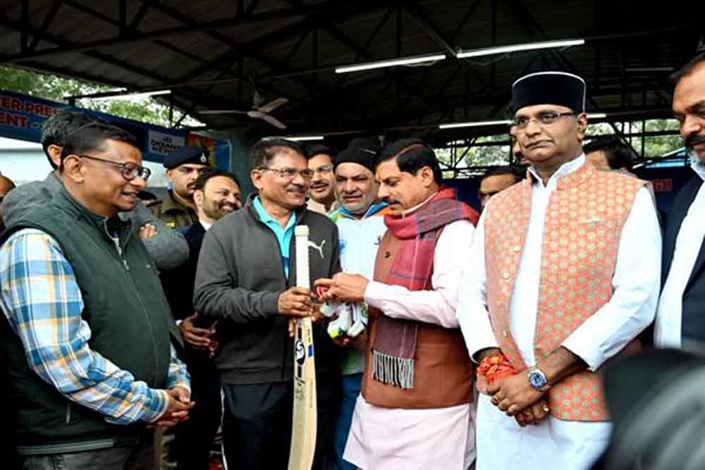 मुख्यमंत्री ने किया 31वें आईईएस- डिजिआना इंटरप्रेस क्रिकेट टूर्नामेंट का शुभारंभ