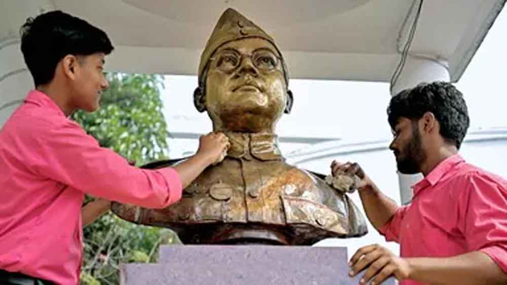 नेताजी की अस्थियां कहां हैं? मौत पर रहस्य बरकरार, बेटी के बयान ने फिर छेड़ी नई बहस