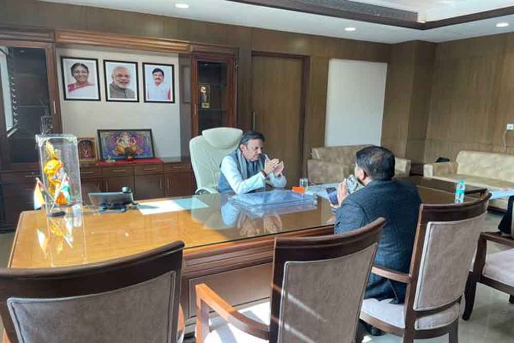 स्वास्थ्य विभाग के अग्रेषित विषयों पर प्राथमिकता से करें कार्यवाही : उप मुख्यमंत्री शुक्ल