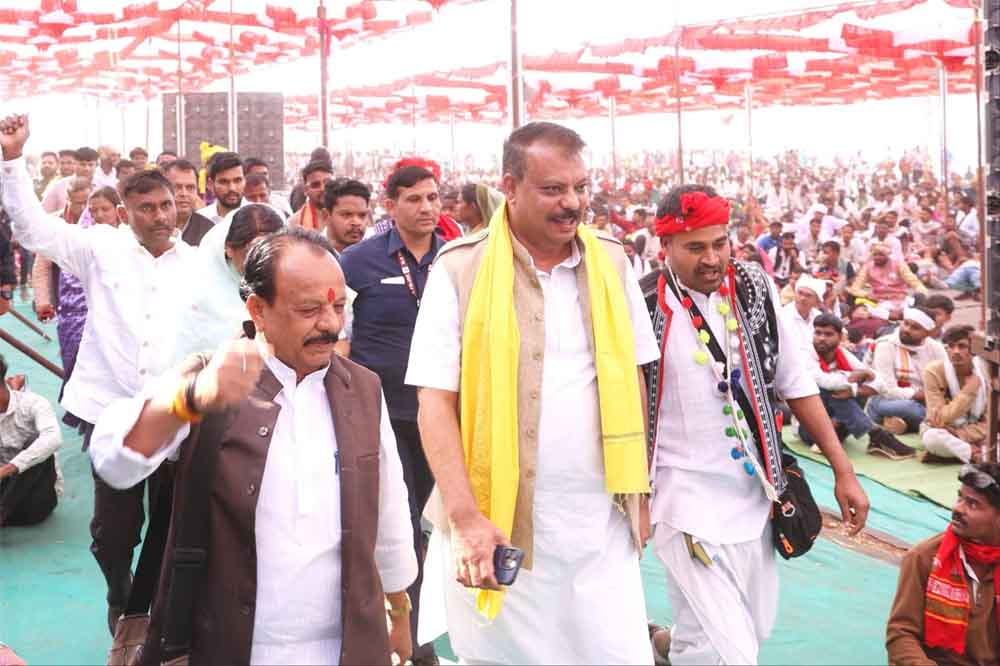 आदिवासियों का अलग धर्म कोड देश की ज़रूरत, मप्र के डेढ़ करोड़ आदिवासी मिलकर उठाएं अधिकार की आवाज़ : उमंग सिंघार आदिवासियों का अलग धर्म कोड देश की ज़रूरत, मप्र के डेढ़ करोड़ आदिवासी मिलकर उठाएं अधिकार की आवाज़ : उमंग सिंघार