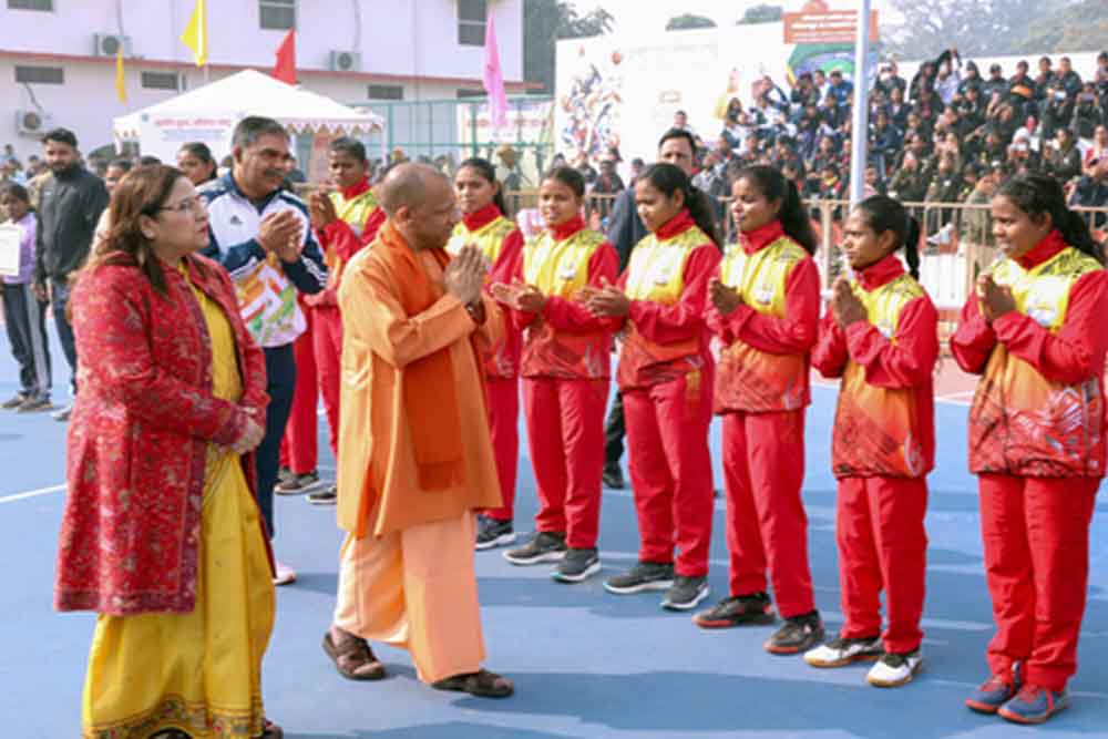 सीएम योगी बोले– खेल से निखरती है प्रतिभा, युवाओं को आगे बढ़ाने की अपील