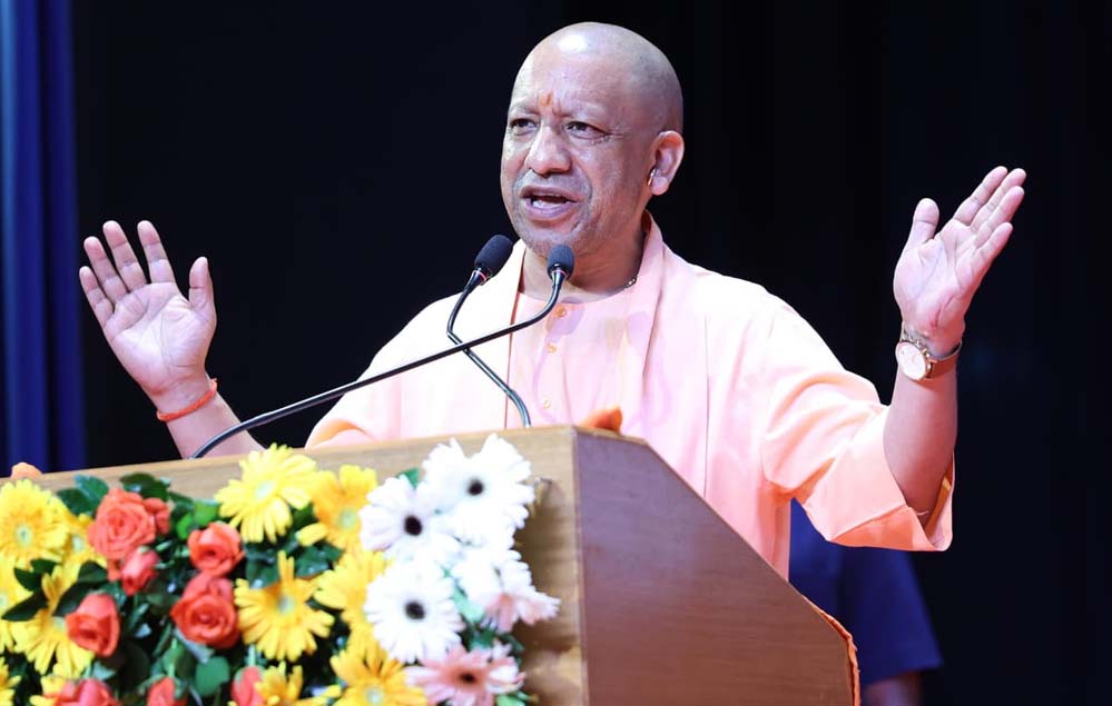 सीएम योगी का विजन : गाय बनेगी मजबूत अर्थव्यवस्था का आधार, बड़ी संख्या में गो पालकों को होगी आमदनी सीएम योगी का विजन : गाय बनेगी मजबूत अर्थव्यवस्था का आधार, बड़ी संख्या में गो पालकों को होगी आमदनी