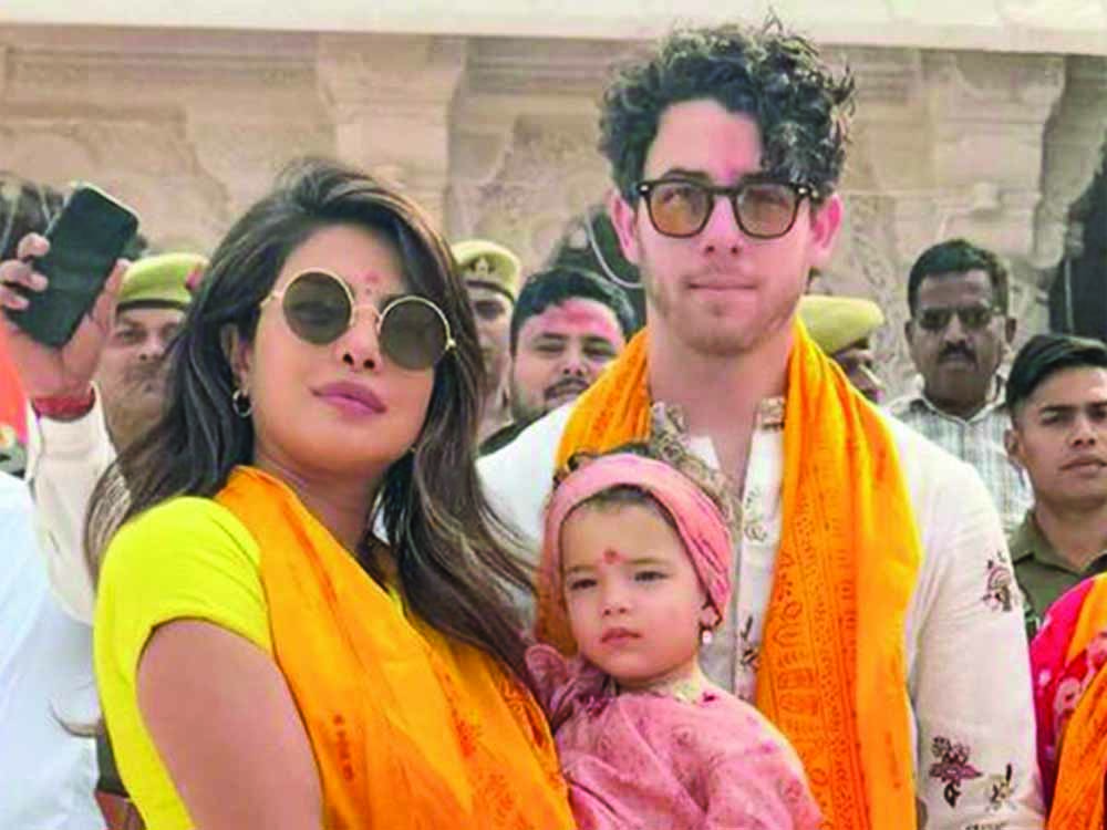 765 ग्राम वजन और बैंगनी रंग में जन्मी थीं मालती, 12 घंटे अस्पताल में रहीं प्रियंका — निक जोनस का खुलासा 765 ग्राम वजन और बैंगनी रंग में जन्मी थीं मालती, 12 घंटे अस्पताल में रहीं प्रियंका — निक जोनस का खुलासा