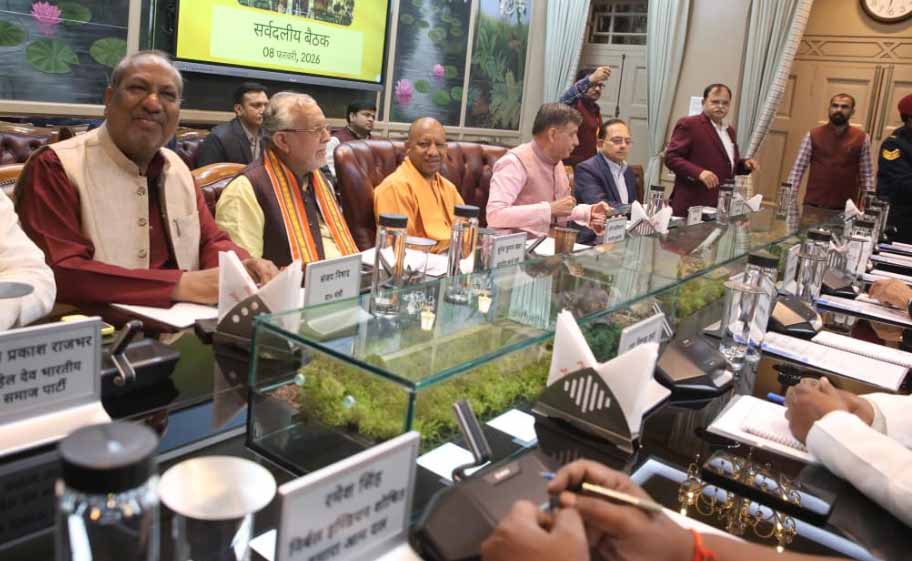 जनता से जुड़े मुद्दों को सदन में रखें, स्वस्थ चर्चा से कराएं प्रदेश का विकासः मुख्यमंत्री योगी