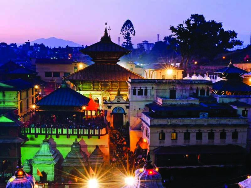 महाशिवरात्रि 2026: नेपाल-भारत में गूंजा हर हर महादेव, पशुपतिनाथ धाम में 3 KM लंबी भक्तों की कतार