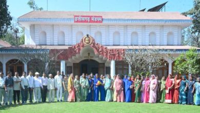 राज्यपाल के गोद ग्राम टेमरी के ग्रामीणों ने किया लोकभवन का भ्रमण