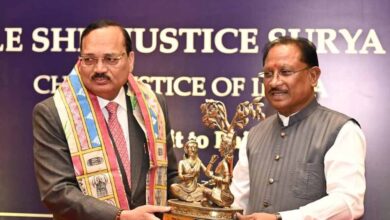 मुख्यमंत्री विष्णुदेव साय ने भारत के मुख्य न्यायाधीश न्यायमूर्ति सूर्यकांत का किया आत्मीय स्वागत