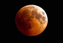 चंद्र ग्रहण में क्या करें और क्या न करें? जानिए धार्मिक व वैज्ञानिक नियम
