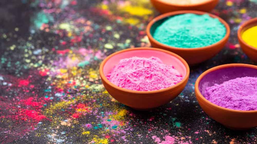 कबीरधाम की महिलाओं की पहल: हर्बल गुलाल से आत्मनिर्भरता की ओर मजबूत कदम