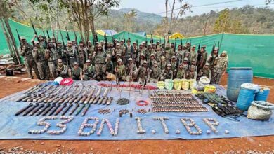 सुरक्षाबलों की बड़ी कार्रवाई, नक्सली डंप से भारी मात्रा में हथियार बरामद सुरक्षाबलों की बड़ी कार्रवाई, नक्सली डंप से भारी मात्रा में हथियार बरामद