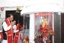 मुख्यमंत्री विष्णुदेव साय ने महालक्ष्मी मंदिर में की पूजा-अर्चना, प्रदेशवासियों की सुख-समृद्धि कामना की