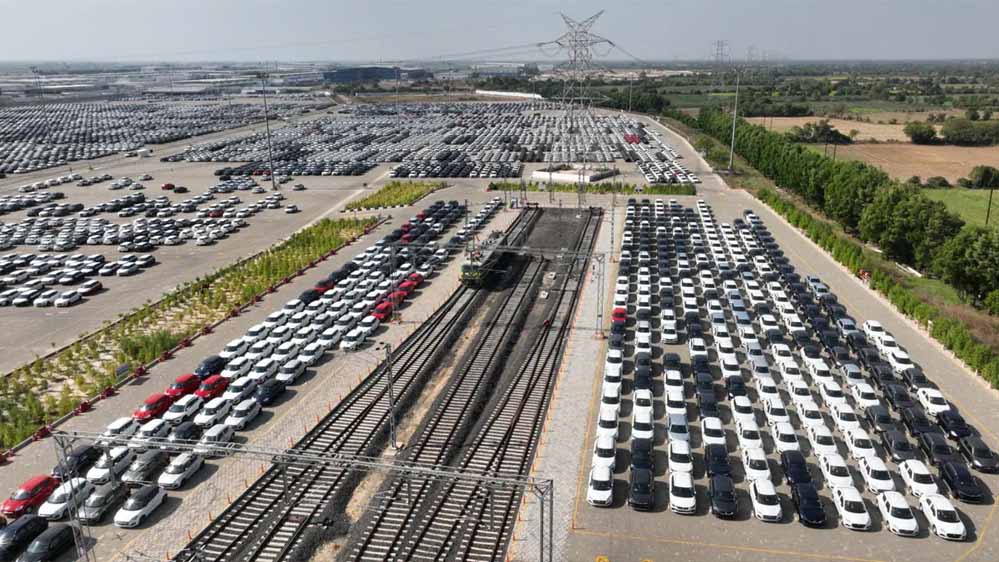 सड़क से रेल तक: मारुति ने बनाया नया कीर्तिमान!