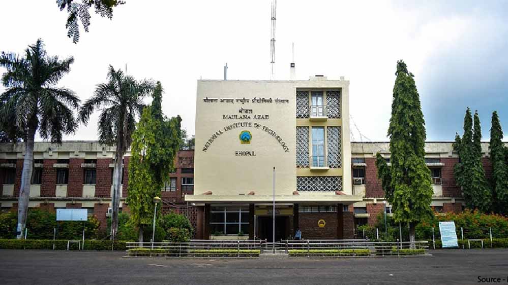 मैनिट के विद्यार्थियों को सायबर क्राइम से किया जागरूक