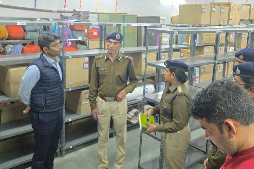 पुलिस आयुक्त संजय कुमार ने किया टीटी नगर थाने का औचक निरीक्षण