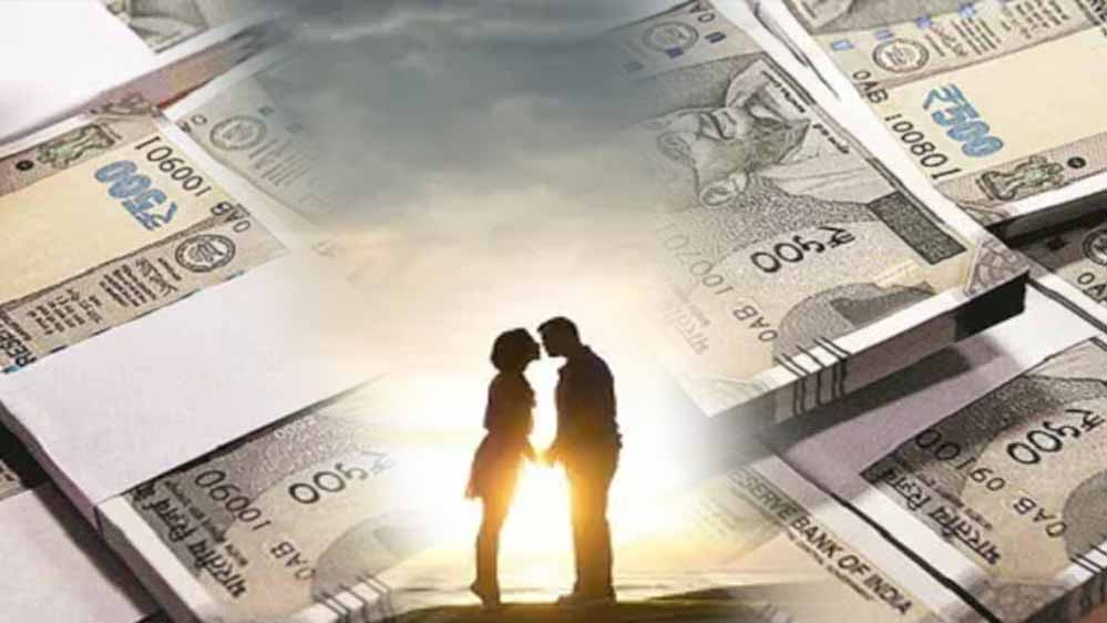 महिला अधिकारी ने प्रेमी को उसकी पत्नी से 1.5 करोड़ में खरीदा, फिल्म जुदाई की कहानी याद आई महिला अधिकारी ने प्रेमी को उसकी पत्नी से 1.5 करोड़ में खरीदा, फिल्म जुदाई की कहानी याद आई