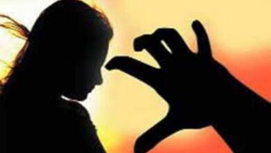 घर में घुसकर युवती के साथ की अश्लील हरकत