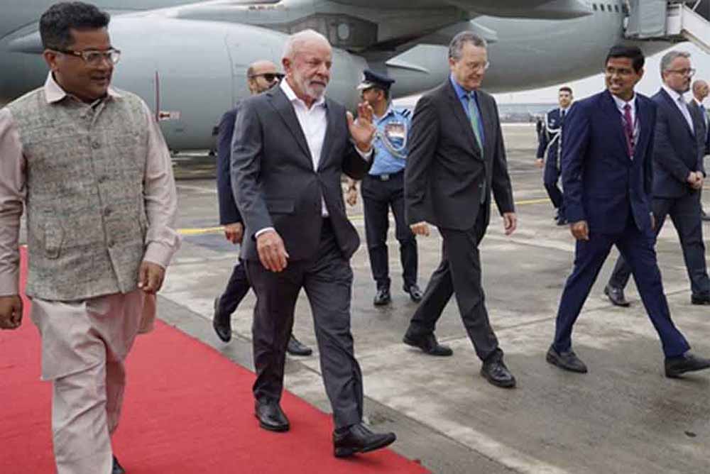 एआई समिट में भाग लेने दिल्ली पहुंचे ब्राजील के राष्ट्रपति, विदेश राज्य मंत्री ने किया औपचारिक स्वागत एआई समिट में भाग लेने दिल्ली पहुंचे ब्राजील के राष्ट्रपति, विदेश राज्य मंत्री ने किया औपचारिक स्वागत