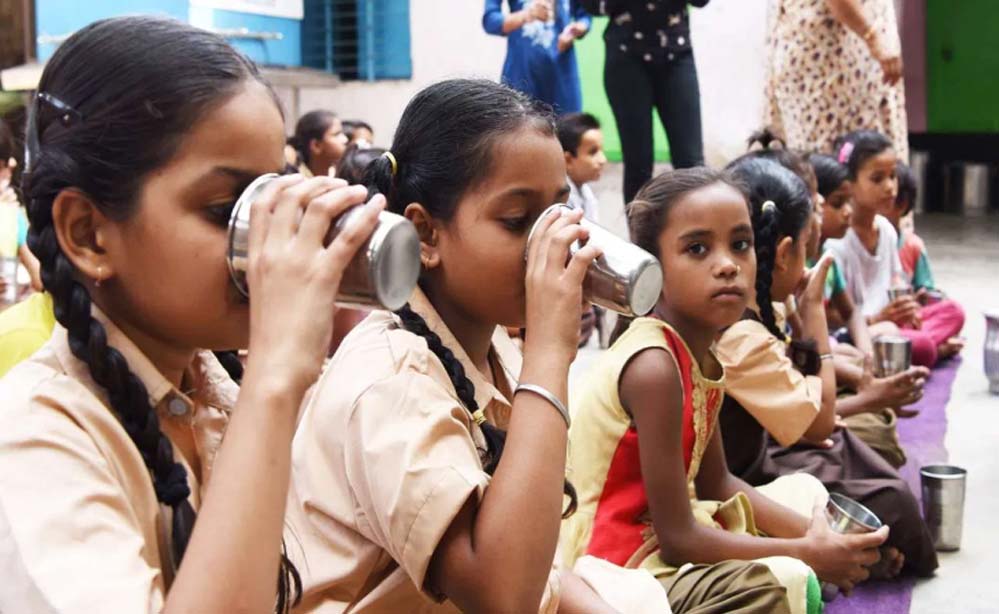 मध्य प्रदेश सरकारी स्कूल के छात्रों के लिए खुशखबरी! कक्षा 1 से 8 तक मुफ्त मिलेगा दूध मध्य प्रदेश सरकारी स्कूल के छात्रों के लिए खुशखबरी! कक्षा 1 से 8 तक मुफ्त मिलेगा दूध
