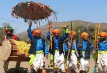 आलीराजपुर में भगोरिया पर्व, ढोल-मांदल की धुन पर आदिवासी नाचे, चांदी के आभूषण पहन थिरकतीं महिलाएं