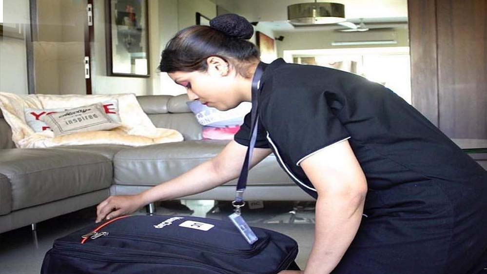 10 मिनट में कामवाली, 100 रुपये घंटा: क्या ये नया बिजनेस मॉडल सफल हो पाएगा? 10 मिनट में कामवाली, 100 रुपये घंटा: क्या ये नया बिजनेस मॉडल सफल हो पाएगा?