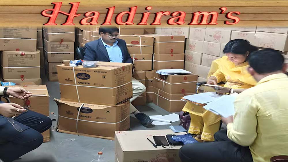 होली से पहले Haldiram की 112 किलो मिलावटी और एक्सपायर्ड मिठाइयां पकड़ी गईं होली से पहले Haldiram की 112 किलो मिलावटी और एक्सपायर्ड मिठाइयां पकड़ी गईं