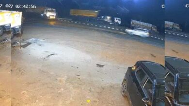 बिलासपुर में ट्रेलर ने स्कॉर्पियो को मारी रॉन्ग साइड टक्कर, 4 की मौत, गैस कटर से गाड़ी काटकर निकाले शव बिलासपुर में ट्रेलर ने स्कॉर्पियो को मारी रॉन्ग साइड टक्कर, 4 की मौत, गैस कटर से गाड़ी काटकर निकाले शव