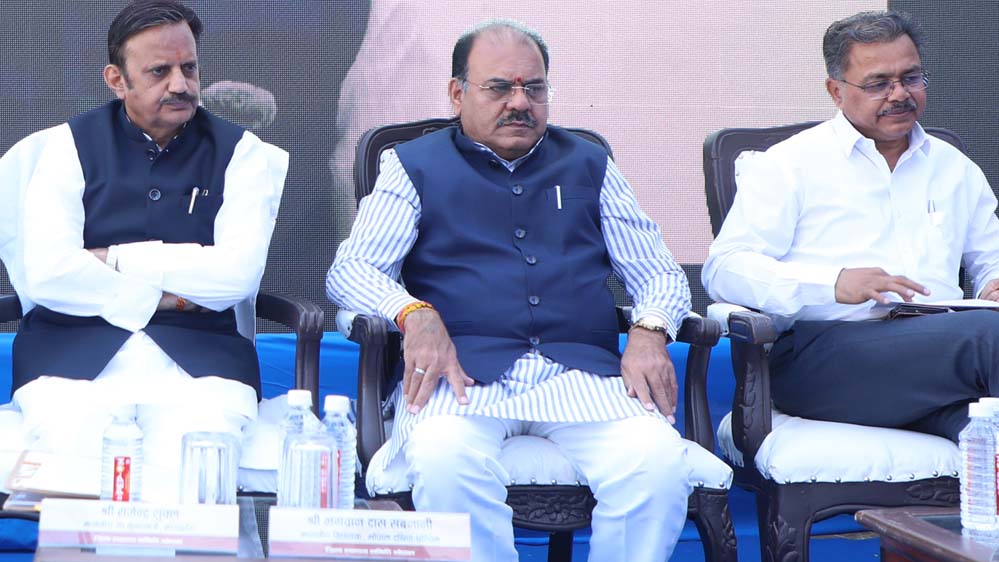 राष्ट्रीय एचपीवी टीकाकरण अभियान की शुरुआत, पहले चरण में 8 लाख बेटियों को मिलेगा टीका राष्ट्रीय एचपीवी टीकाकरण अभियान की शुरुआत, पहले चरण में 8 लाख बेटियों को मिलेगा टीका