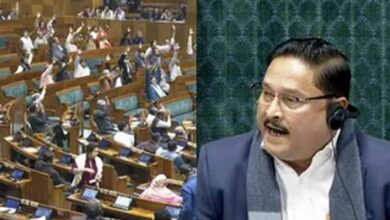 लोकसभा में हंगामा: चेयर पर पेपर फेंकने वाले सांसद पूरे सत्र से निलंबित