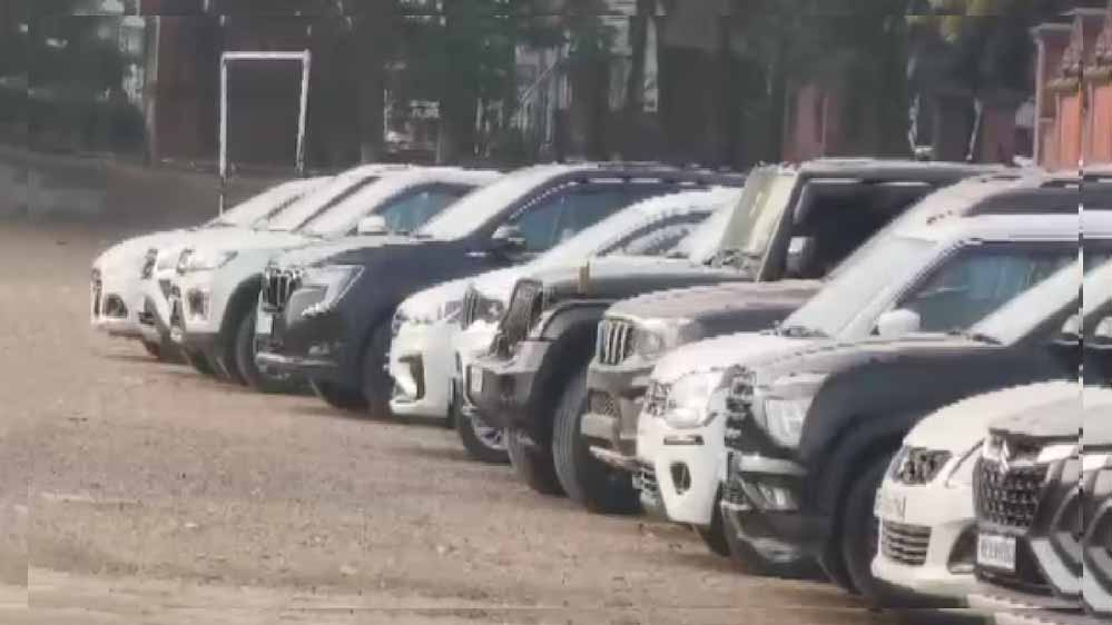 इंदौर में लग्जरी कार रेंटल घोटाला पकड़ा, संजय कालरा गिरफ्तार, 39 महंगी कारें बरामद