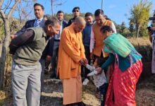 बच्चों के बीच उमड़ा ‘बाबा’ का बालप्रेम,  मुख्यमंत्री योगी आदित्यनाथ ने उत्तराखंड के अपने पैतृक गांव पंचूर में किया रात्रि विश्राम
