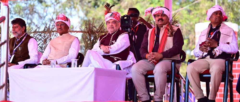 स्कूली बच्चों की प्रस्तुति से प्रभावित हुए केंद्रीय गृह मंत्री  शाह , ताली बजाकर बढ़ाया उत्साह