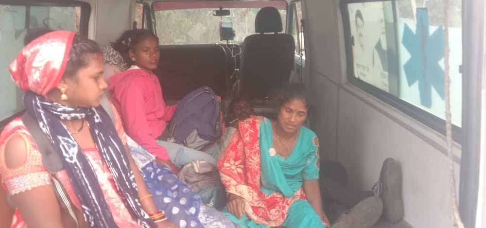 शारदा घाट अखड़ार के पास हुआ सड़क हादसा शारदा घाट अखड़ार के पास हुआ सड़क हादसा