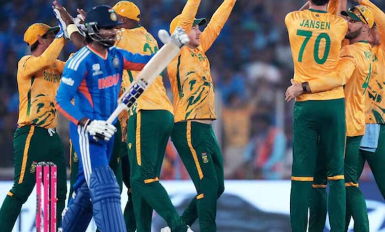 ND vs SA LIVE: 51 रन पर भारत के 5 विकेट, कप्तान सूर्या भी आउट ND vs SA LIVE: 51 रन पर भारत के 5 विकेट, कप्तान सूर्या भी आउट