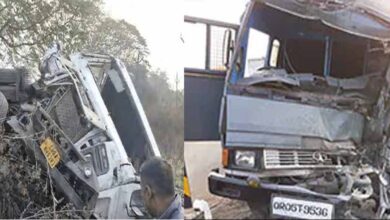 ओडिशा में ट्रेलर ने पुलिस की गाड़ी को मारी टक्कर, 5 जवानों की मौत और 3 की हालत नाजुक ओडिशा में ट्रेलर ने पुलिस की गाड़ी को मारी टक्कर, 5 जवानों की मौत और 3 की हालत नाजुक