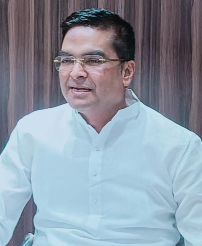 वैशाली नगर की बेटियों को विधायक रिकेश सेन का बड़ा उपहार : मात्र 1रु. में होगा ब्राइडल मेकअप और मेहंदी वैशाली नगर की बेटियों को विधायक रिकेश सेन का बड़ा उपहार : मात्र 1रु. में होगा ब्राइडल मेकअप और मेहंदी