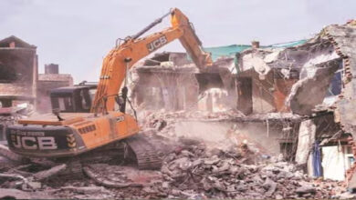 जिला प्रशासन की बड़ी कार्रवाई, एमवाय अस्पताल के पीछे 20 हजार वर्गफीट सरकारी जमीन से अतिक्रमण हटाया