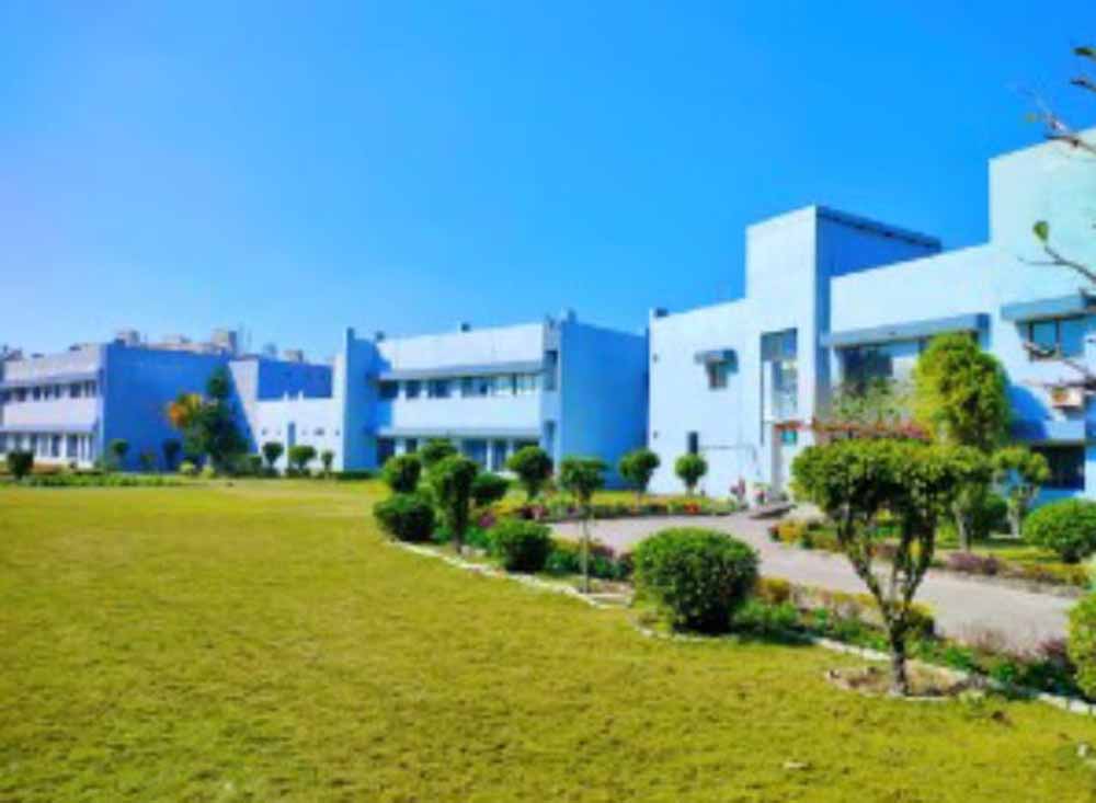 शिक्षा में उत्कृष्टता की ओर कदम — एमबी पावर स्कूल अब DAV प्रबंधन के साथ।