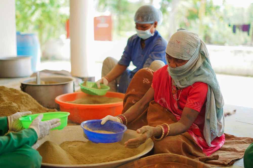 महिला शक्ति के दम पर वनोपज से आर्थिक मजबूती, हरिबोल समूह की सफलता