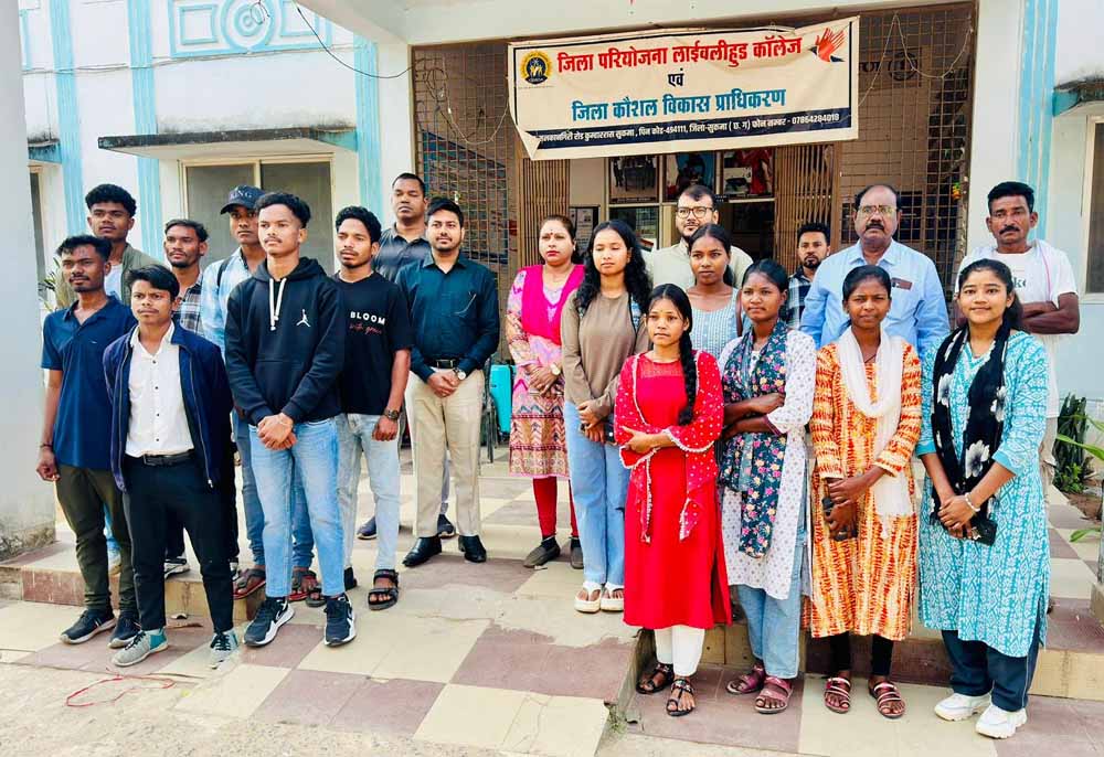 नक्सल प्रभावित सुकमा से आत्मनिर्भरता की ओर बढ़ते कदम नक्सल प्रभावित सुकमा से आत्मनिर्भरता की ओर बढ़ते कदम