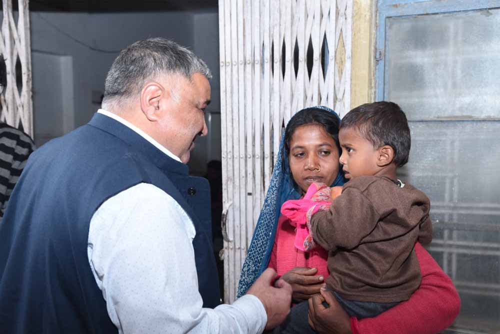 CM विष्णु देव साय के जन्मदिवस पर लखनपुर में विशेष पूजा-अर्चना, मंत्री राजेश अग्रवाल ने मरीजों को बांटे फल CM विष्णु देव साय के जन्मदिवस पर लखनपुर में विशेष पूजा-अर्चना, मंत्री राजेश अग्रवाल ने मरीजों को बांटे फल