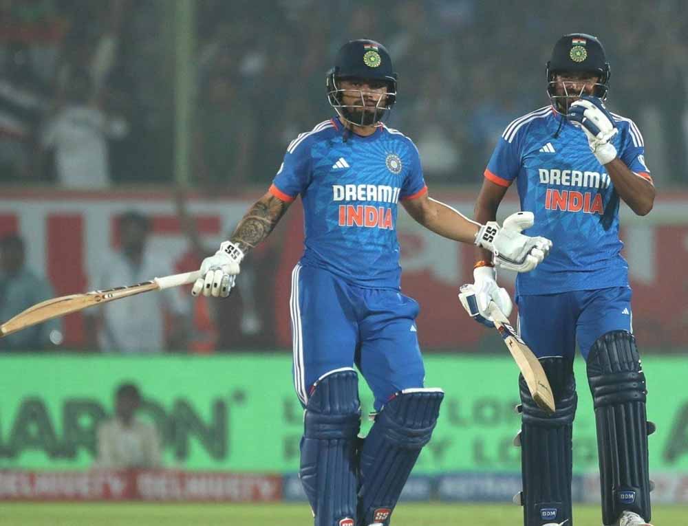 रिंकू सिंह ने अचानक छोड़ा टीम इंडिया का साथ,  पिता की तबीयत बिगड़ने  पर लौटे घर