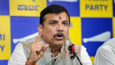 PM ऑफिस का नाम ‘सेवा तीर्थ’ रखने के प्रस्ताव पर AAP का तंज, कहा– लोग नारियल-अगरबत्ती लेकर पूजा करें PM ऑफिस का नाम ‘सेवा तीर्थ’ रखने के प्रस्ताव पर AAP का तंज, कहा– लोग नारियल-अगरबत्ती लेकर पूजा करें